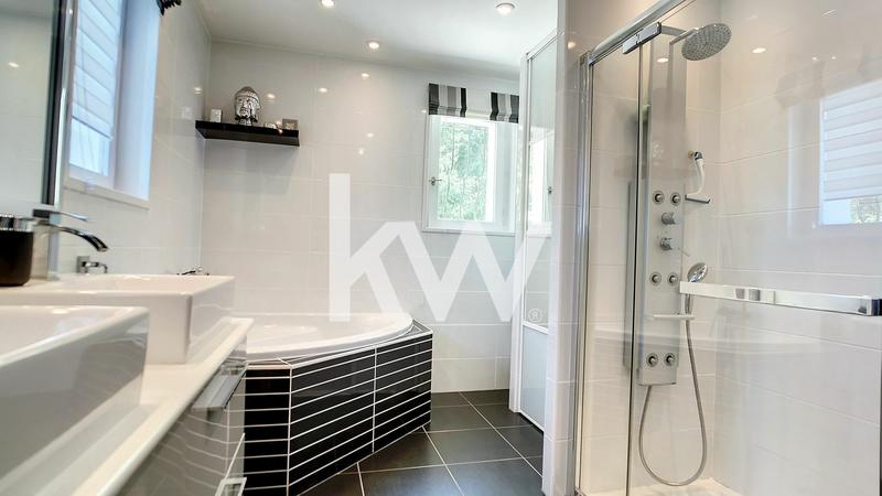 Maison - 225 m² - 6 pièces