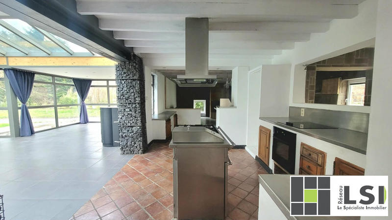 Maison - 245 m² - 8 pièces