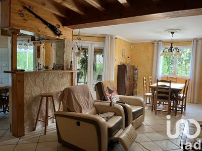 Maison - 140 m² - 5 pièces