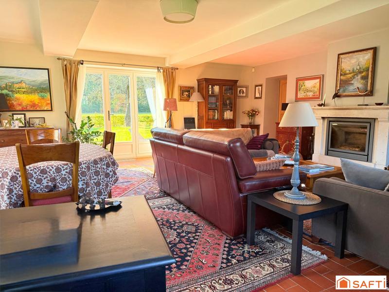 Maison - 211 m² - 8 pièces