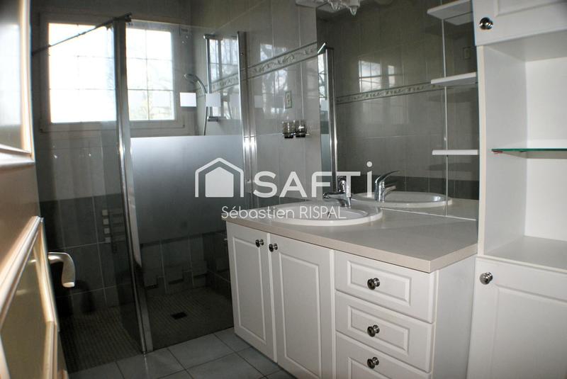 Maison - 214 m² - 7 pièces