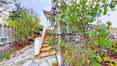 Pavillon - 160 m² - 7 pièces