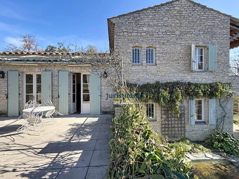 Villa - 211 m² - 6 pièces