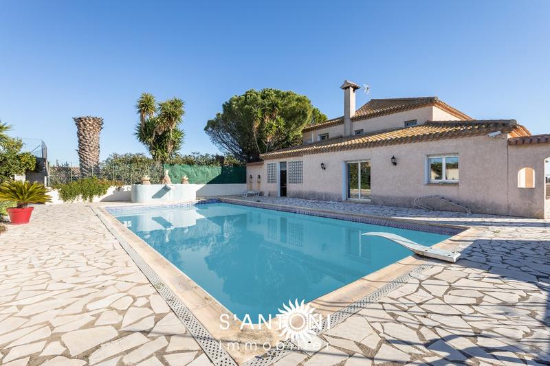 Villa - 215 m² - 4 pièces