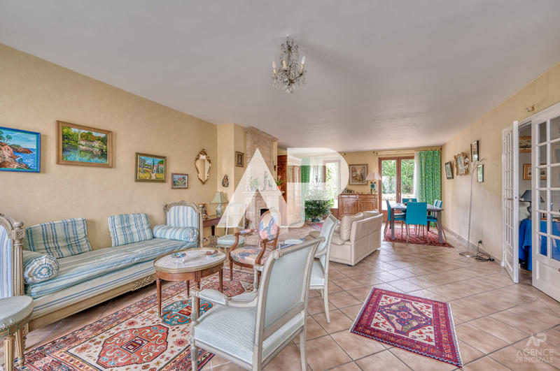 Maison - 171 m² - 7 pièces