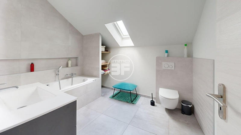 Maison - 140 m² - 5 pièces