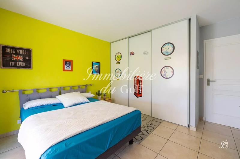 Villa - 232 m² - 6 pièces