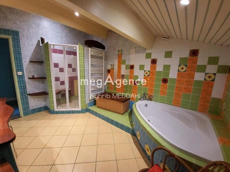 Maison - 240 m² - 5 pièces