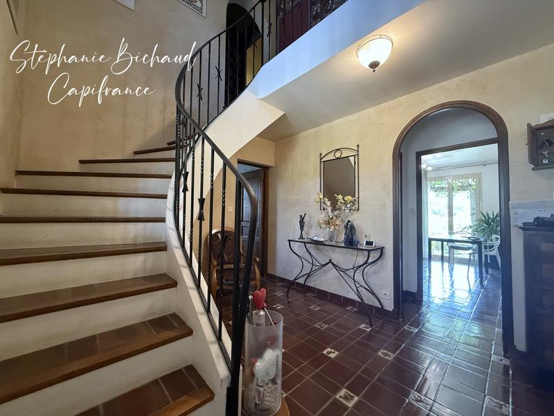 Maison - 212 m² - 7 pièces