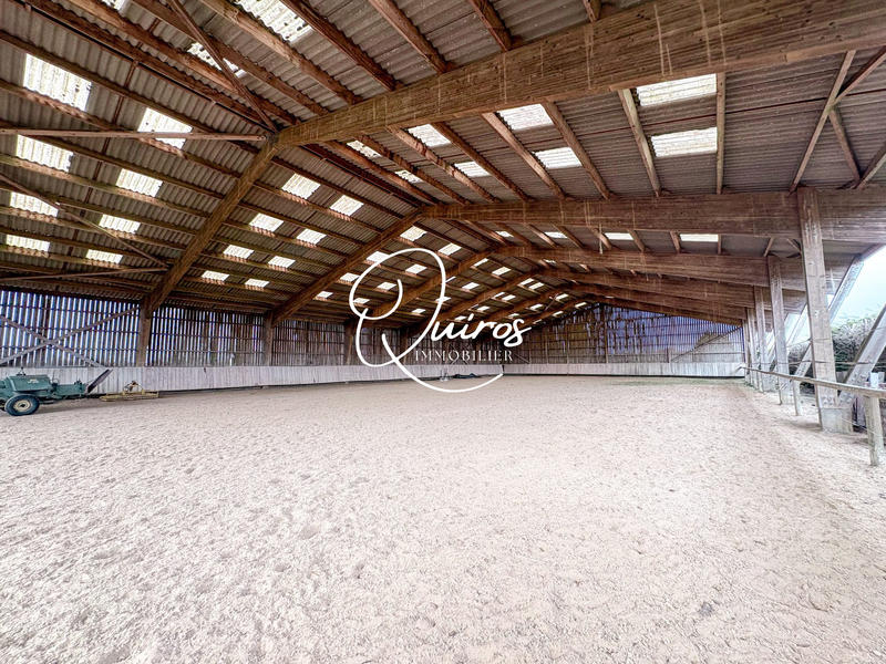 Maison - 287 m² - 10 pièces