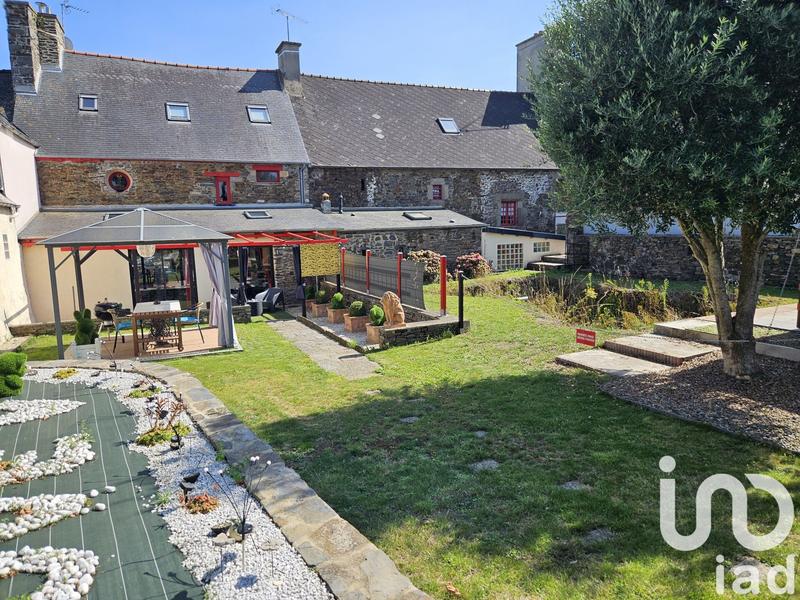 Maison - 313 m² - 9 pièces