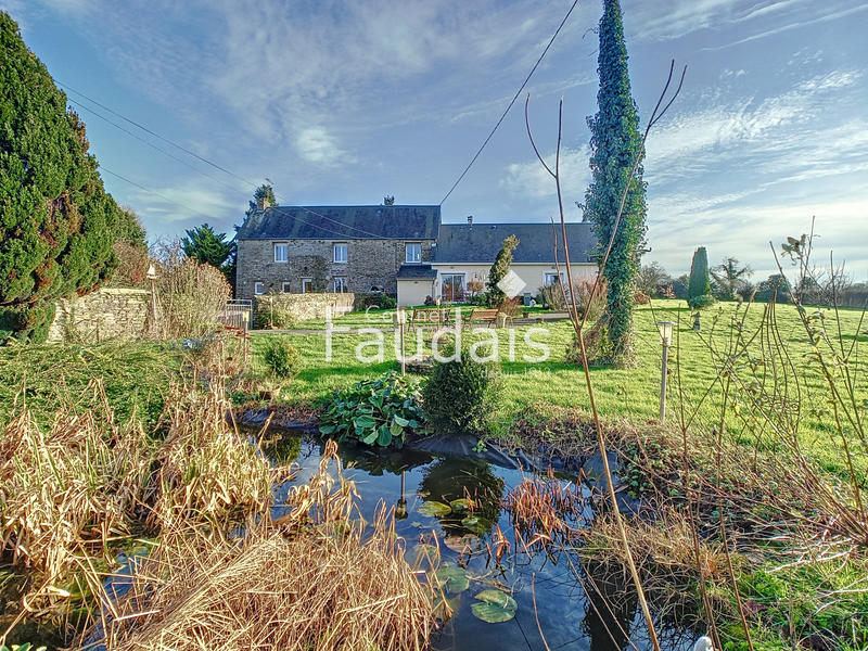 Maison de village - 286 m² - 14 pièces