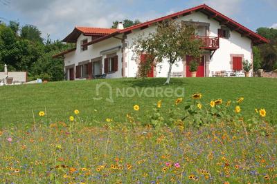 Maison - 376 m² - 14 pièces