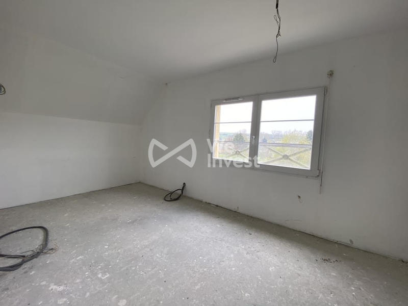 Maison - 180 m² - 8 pièces