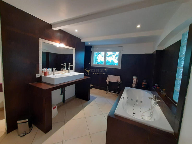 Mas - 270 m² - 7 pièces