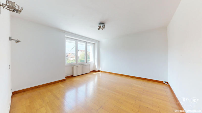 Maison - 200 m² - 6 pièces