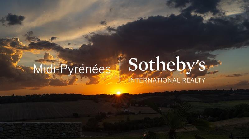 Maison - 420 m² - 9 pièces