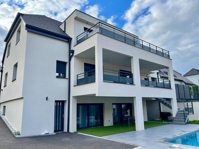 Maison - 328 m² - 9 pièces