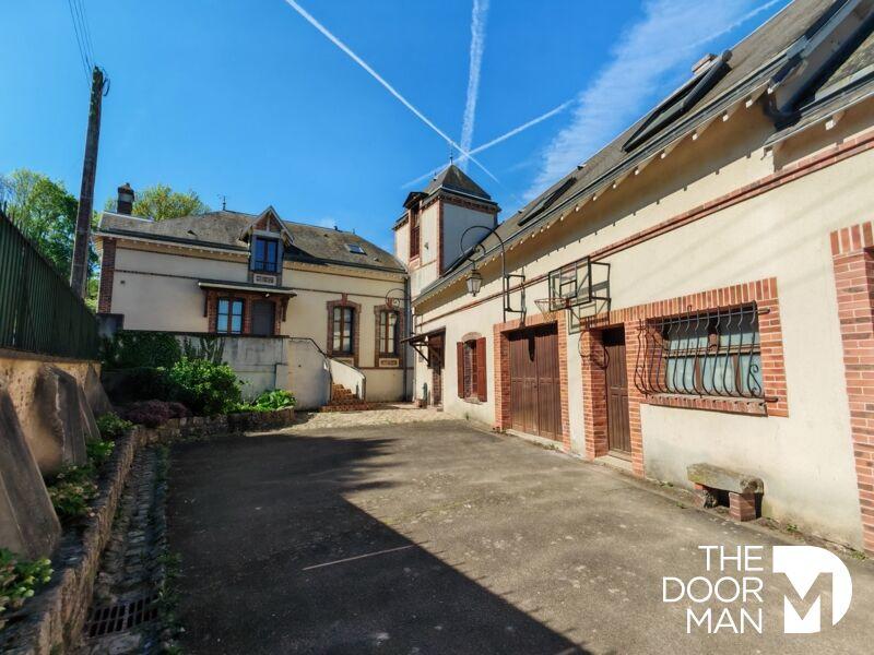 Propriété - 312 m² - 12 pièces