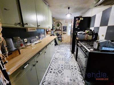 Maison - 230 m² - 12 pièces