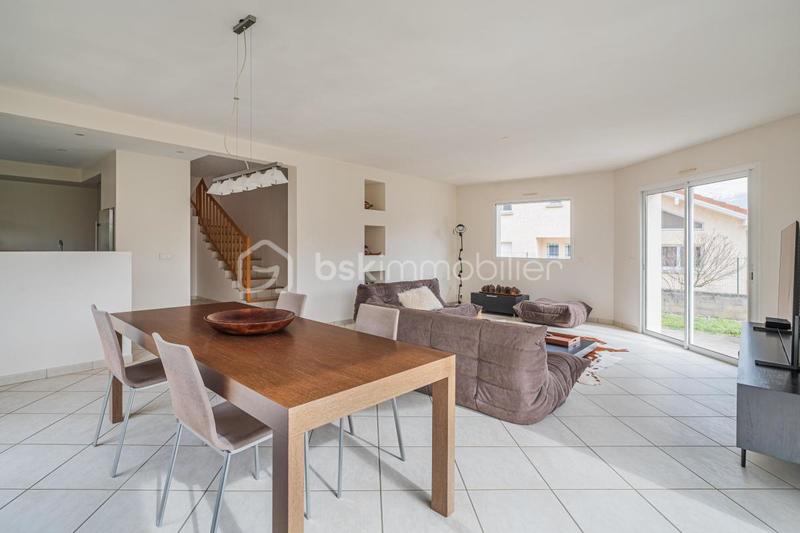 Maison - 143 m² - 5 pièces
