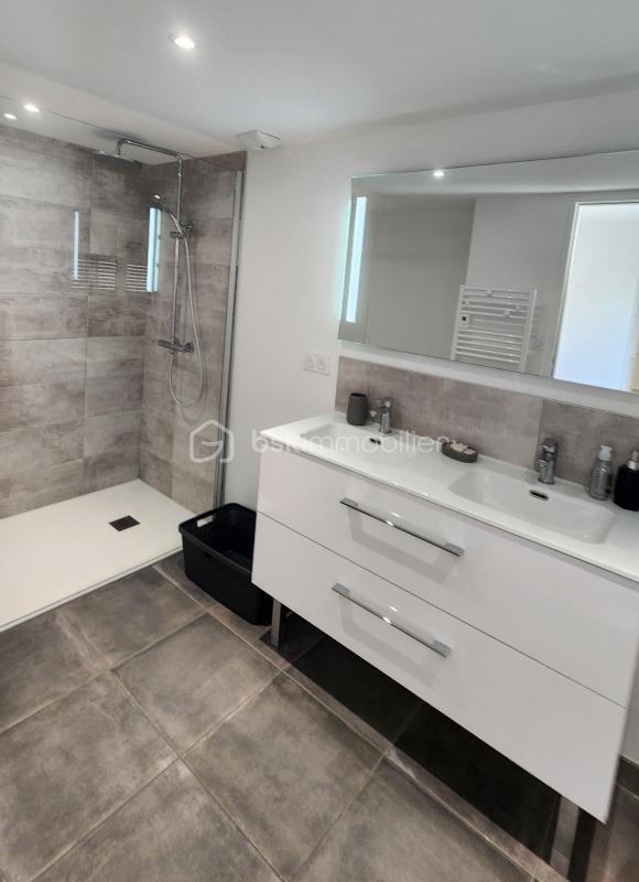 Maison en pierre - 450 m² - 12 pièces