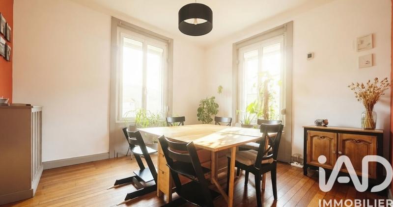 Maison - 263 m² - 11 pièces