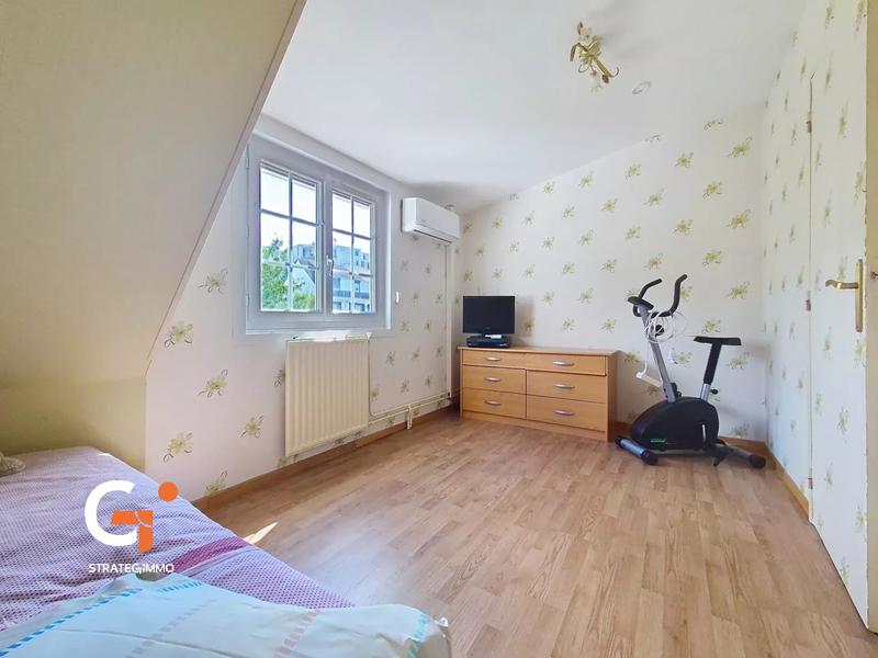 Maison - 90 m² - 5 pièces