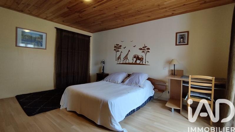 Maison de village - 243 m² - 9 pièces