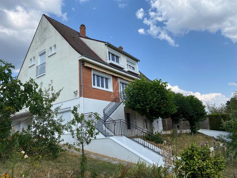 Maison - 228 m² - 7 pièces