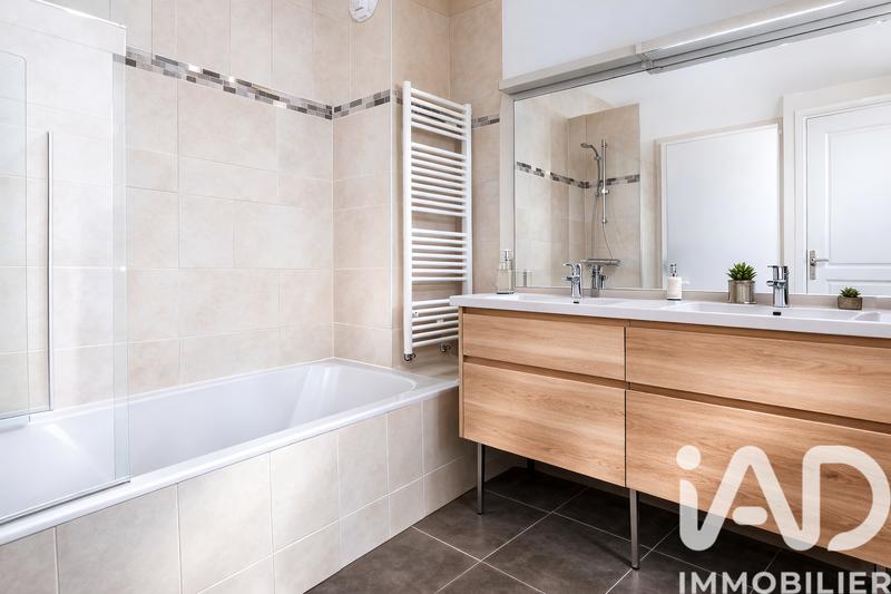 Appartement - 75 m² - 3 pièces