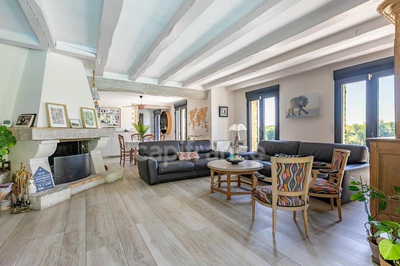 Maison - 220 m² - 6 pièces