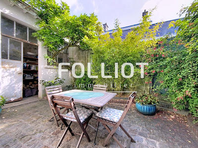 Maison - 215 m² - 10 pièces