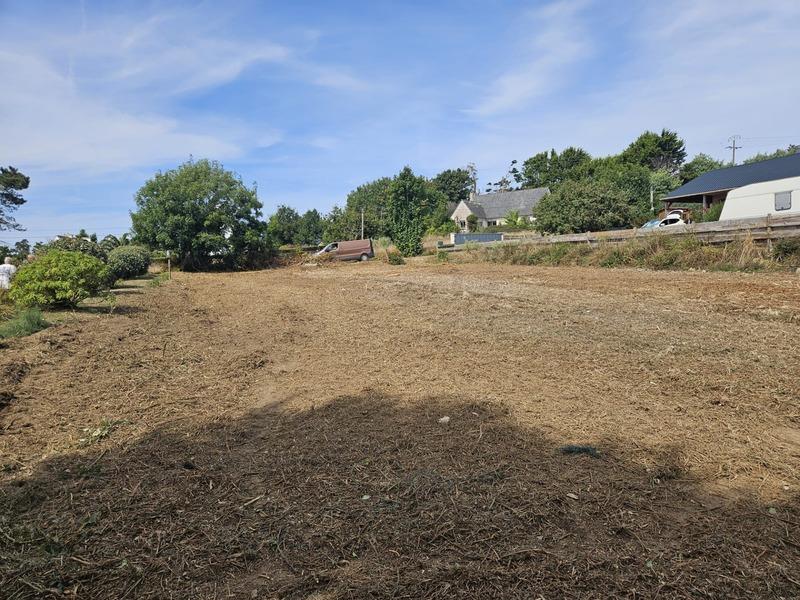 Terrain constructible - 1 200 m²