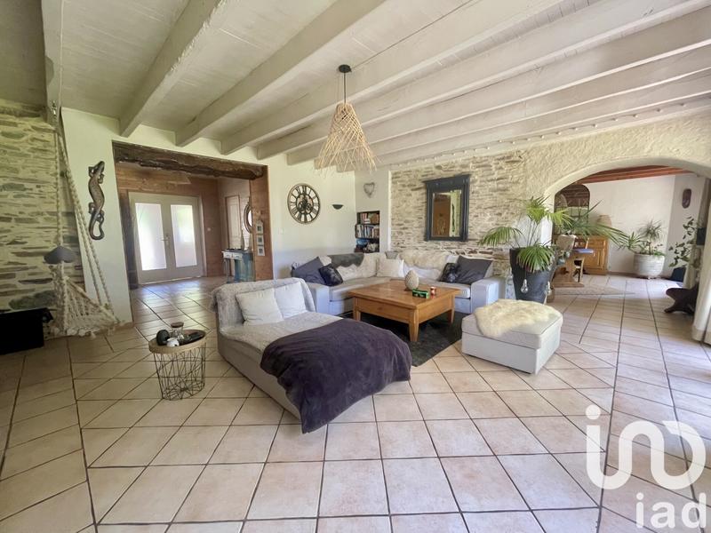 Maison - 235 m² - 6 pièces