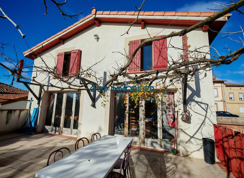 Maison traditionnelle - 212 m² - 8 pièces