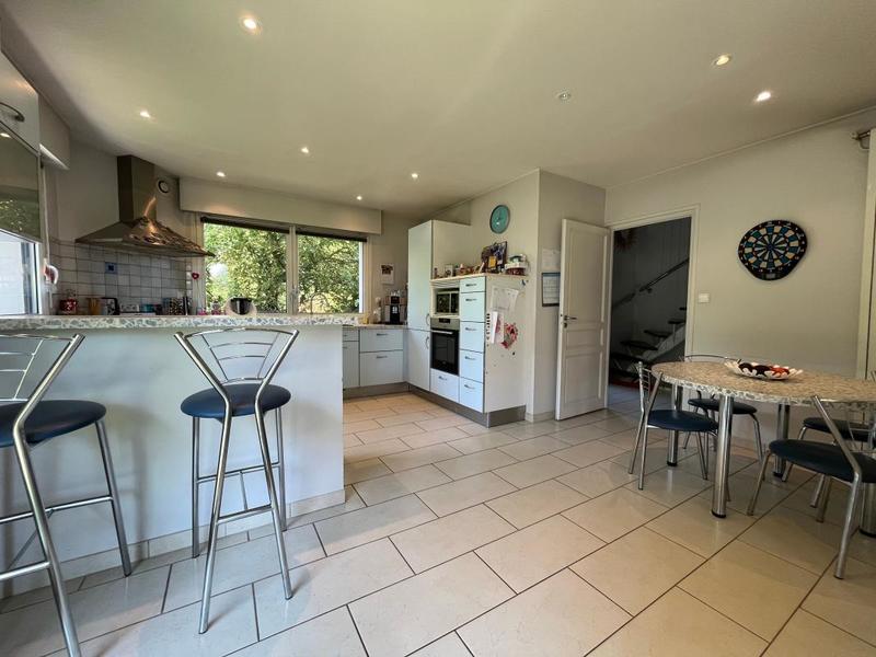 Maison - 208 m² - 7 pièces