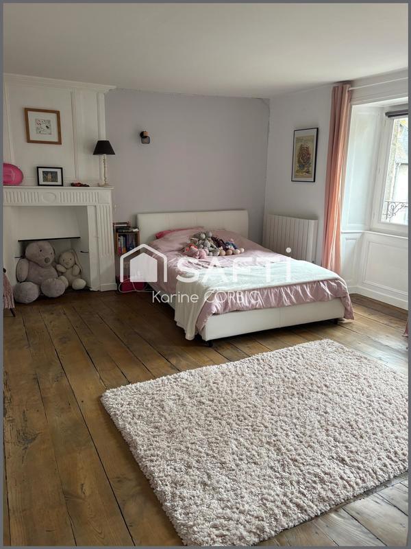 Maison - 207 m² - 9 pièces