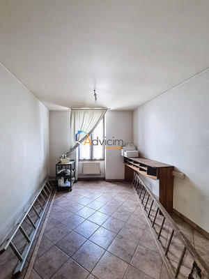 Maison - 216 m² - 7 pièces