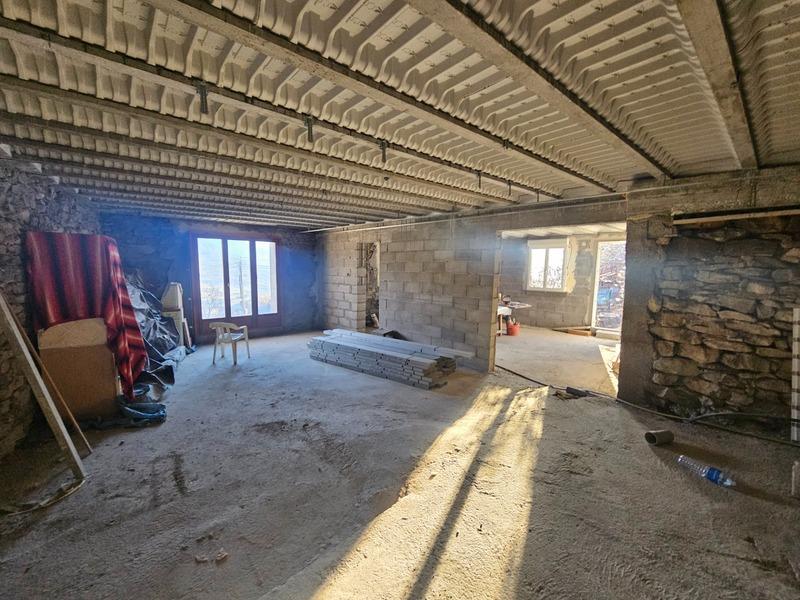 Maison - 250 m² - 8 pièces