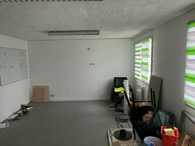 Local d'activité / Entrepôt - 200 m²