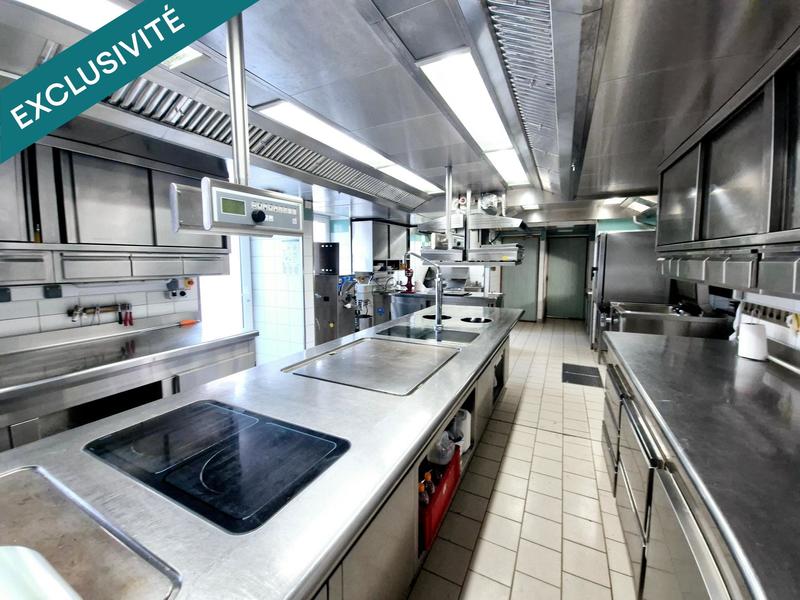 Local commercial - 885 m² - 12 pièces