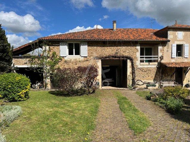 Maison - 275 m² - 6 pièces