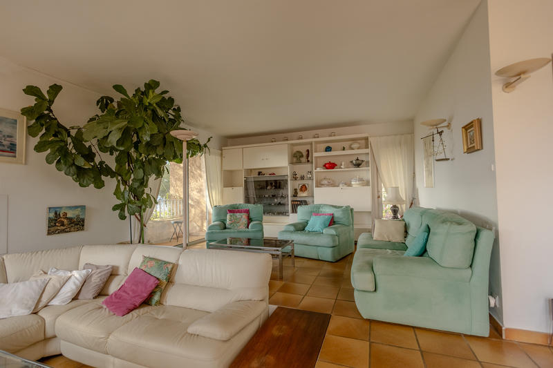 Maison - 250 m² - 5 pièces