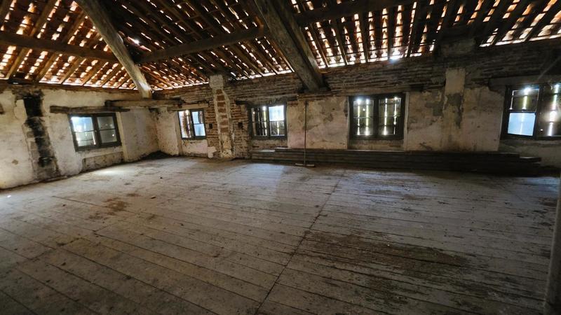 Maison - 214 m² - 15 pièces