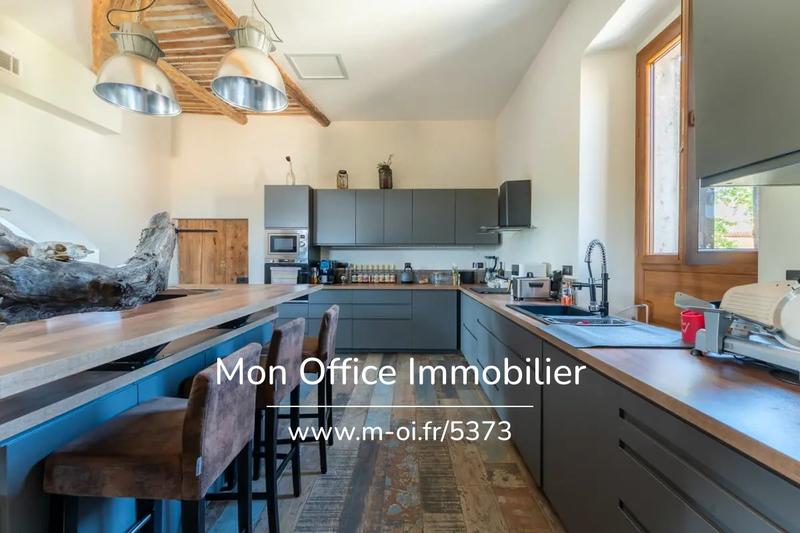 Loft - 153 m² - 5 pièces