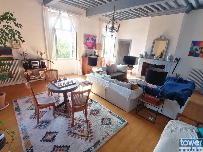 Propriété - 378 m² - 10 pièces
