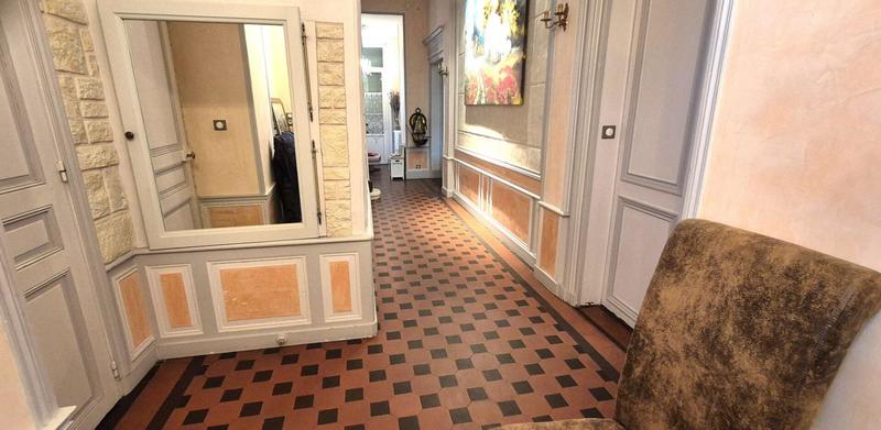 Château - 415 m² - 14 pièces