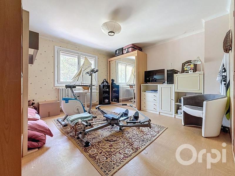 Maison - 180 m² - 7 pièces