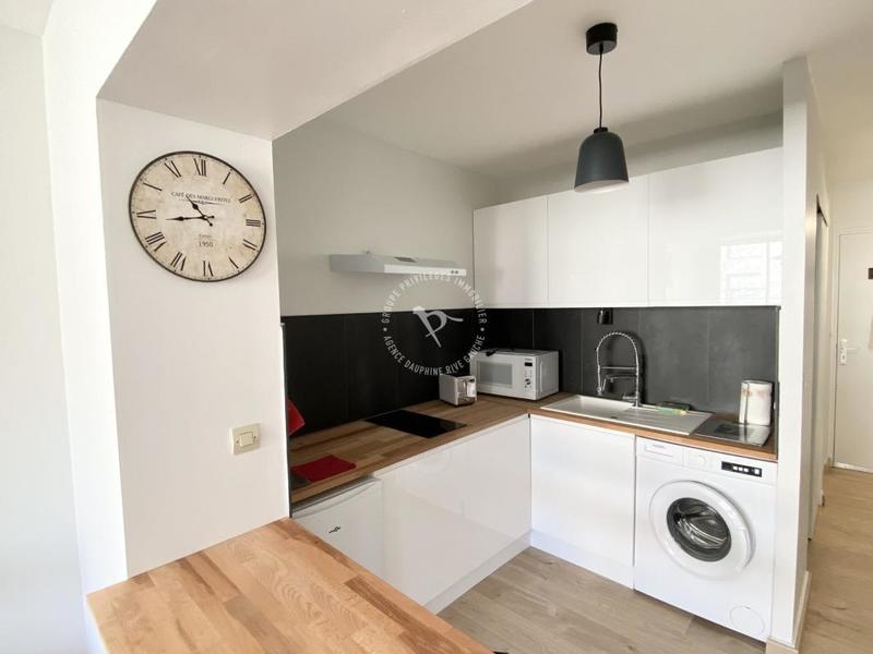 Studio - 25 m² - 1 pièce